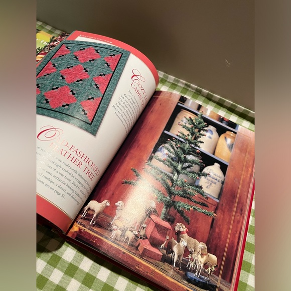 LOT OF 2 BETTER HOMES & GARDENS CHRISTMAS IDEA BOOKS. - Picture 15 of 16